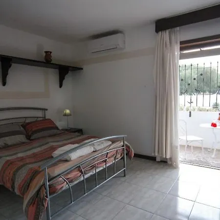 Villa Casa Terrero- A Charming 3 Bedroom - Walking Distance To Restaurants And The Beach Puerto del Carmen (Lanzarote)