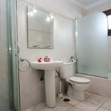 Casa Terrero- A Charming 3 Bedroom - Walking Distance To Restaurants And The Beach Villa