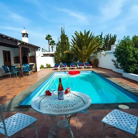 Casa Terrero- A Charming 3 Bedroom - Walking Distance To Restaurants And The Beach * Puerto del Carmen (Lanzarote)