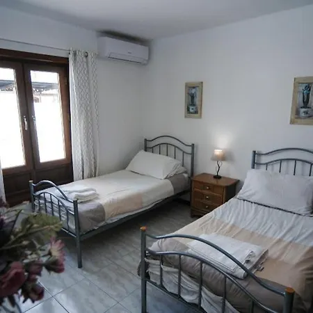 Villa Casa Terrero- A Charming 3 Bedroom - Walking Distance To Restaurants And The Beach Puerto del Carmen (Lanzarote)